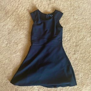 Ava & Yelly Black Zip-up dress